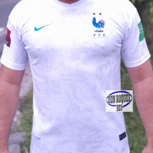 Segundo equipamiento de Francia con Dorsal Qatar 2022