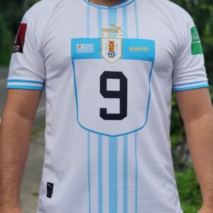 Primer equipamiento de Uruguay Qatar 2022