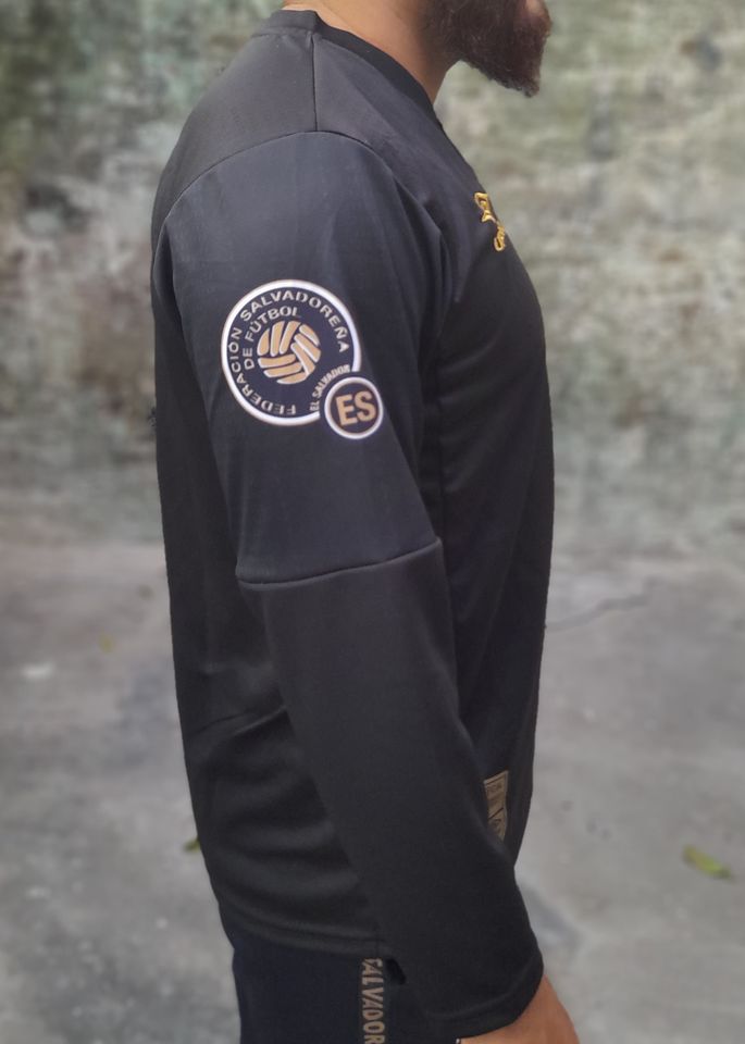 Camisa Negra Manga Larga de El Salvador 2022