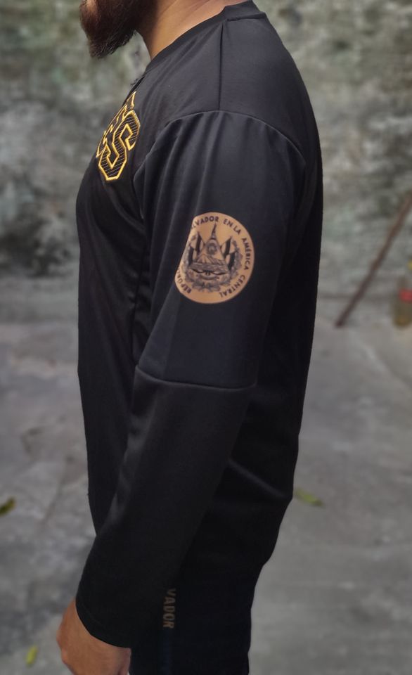 Camisa Negra Manga Larga de El Salvador 2022