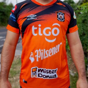 Primer equipamiento del Aguila temporada 2020-2021