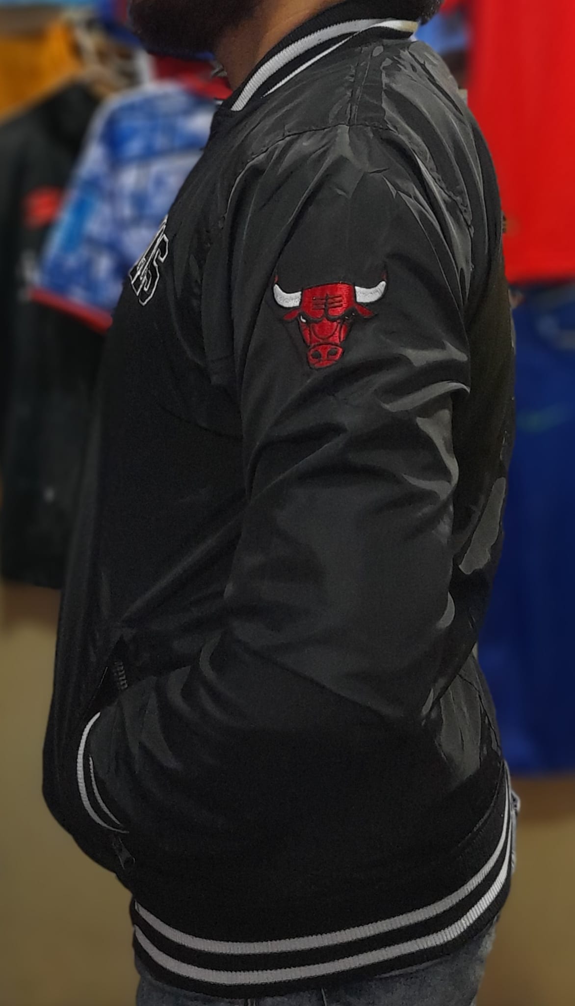 Chumpa impermeable Bulls Negra