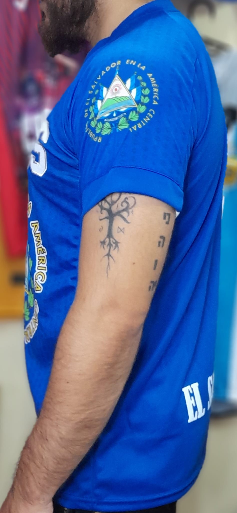 Camisa de El Salvador con escudo Segunda edición 2022