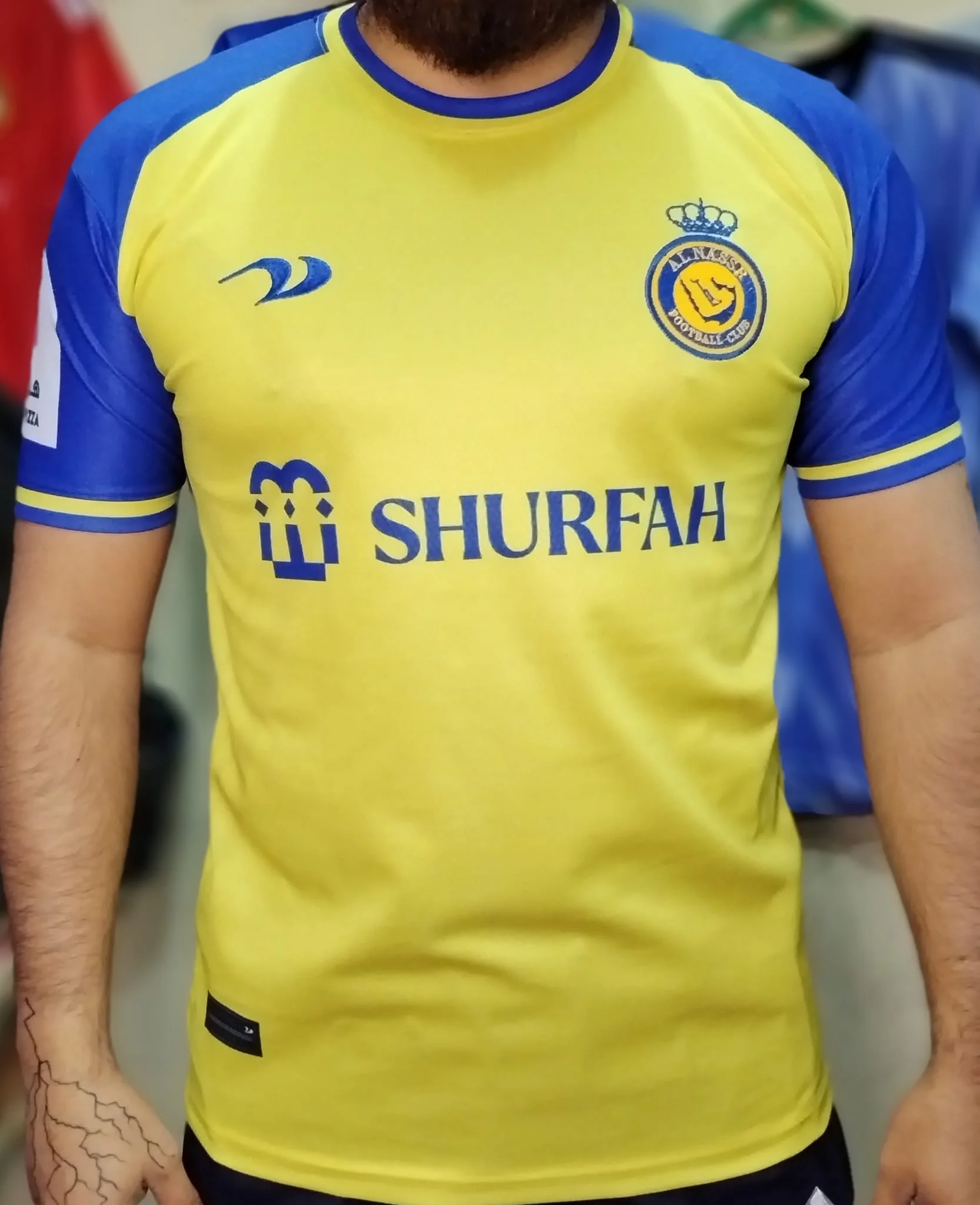 Primer equipamiento de Al Nassr FC