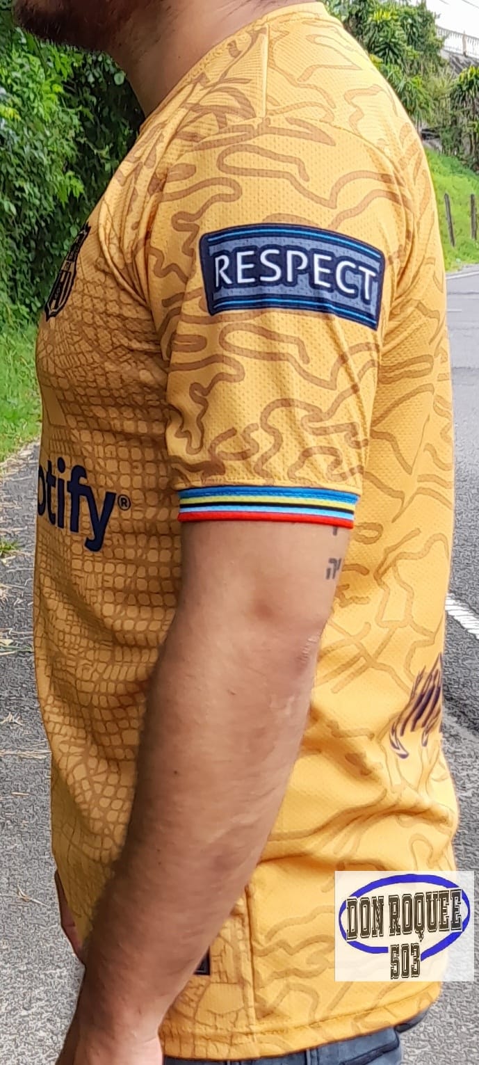 Segundo equipamiento del F.C. Barcelona 2022-2023