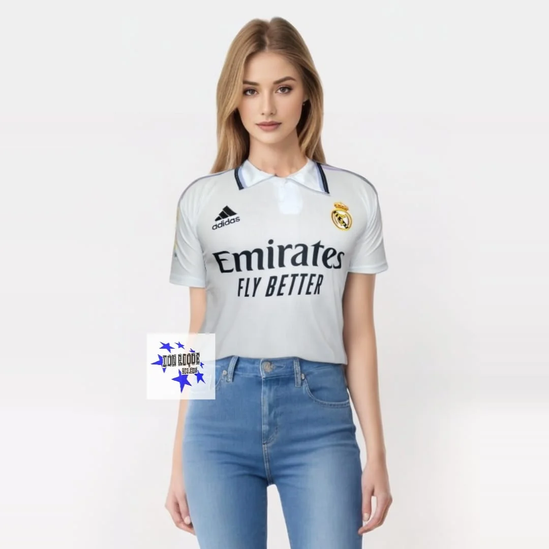 Primer equipamiento del Madrid 2022-2023 con dorsal versión liga