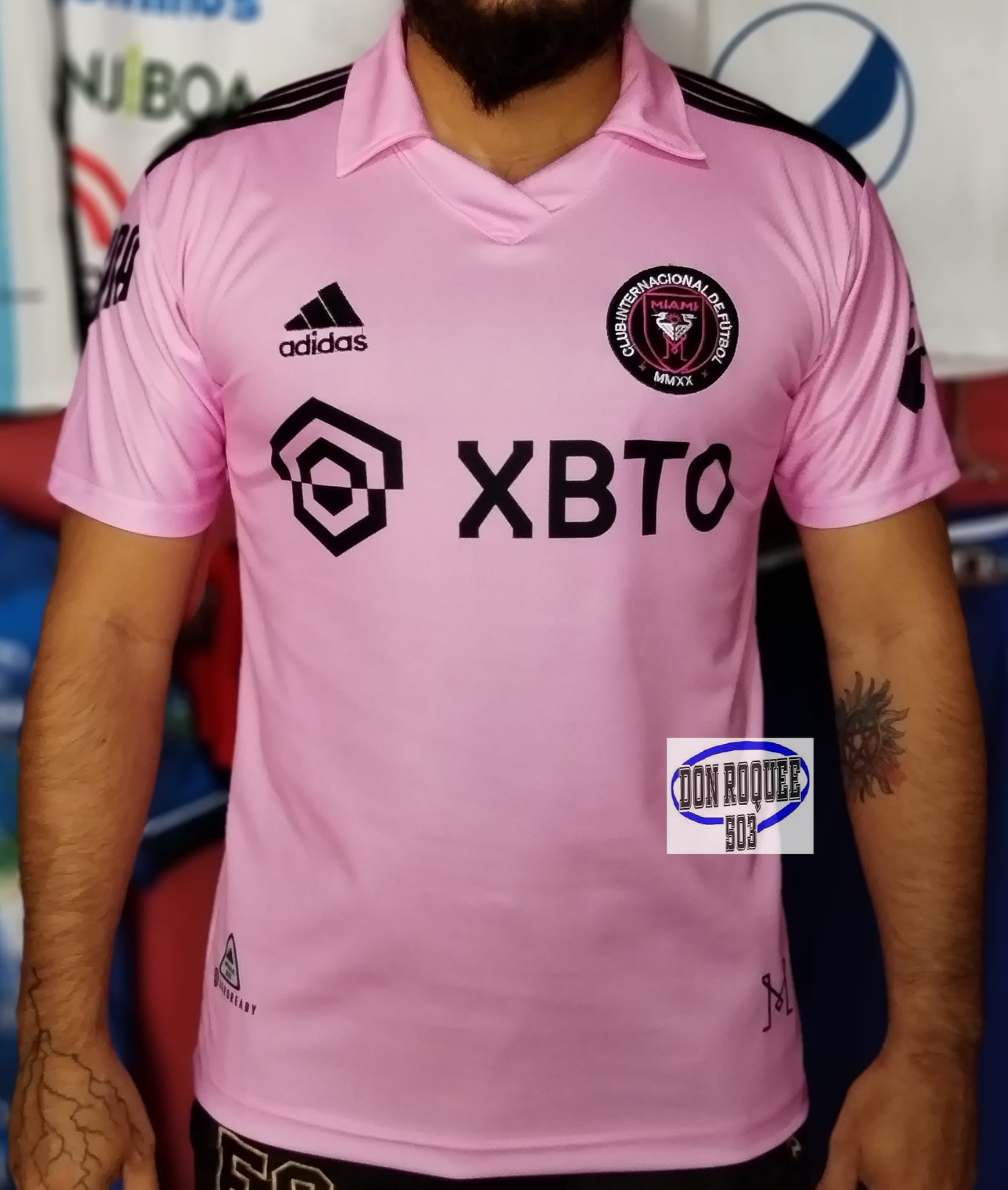 Primer equipamiento del Inter Miami 2022-2023 con dorsal Messi