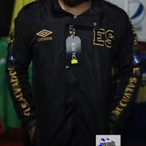 Chumpa Impermeable de El Salvador 2023 Negra