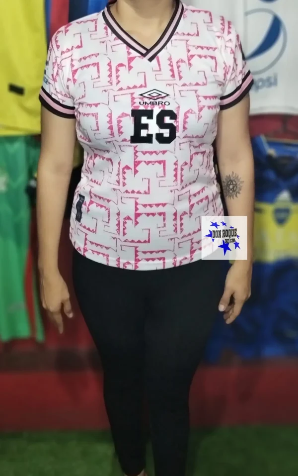 Blusa rosada de El Salvador