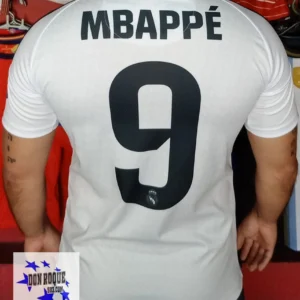 Primer equipamiento del Madrid 2024-2025 Dorsal 9